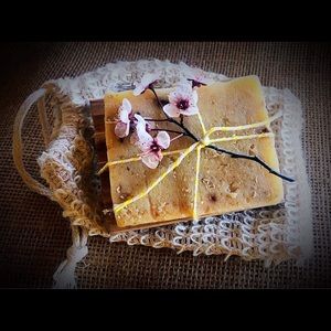 Goat milk soap, exfoliating pouch & soap saver.